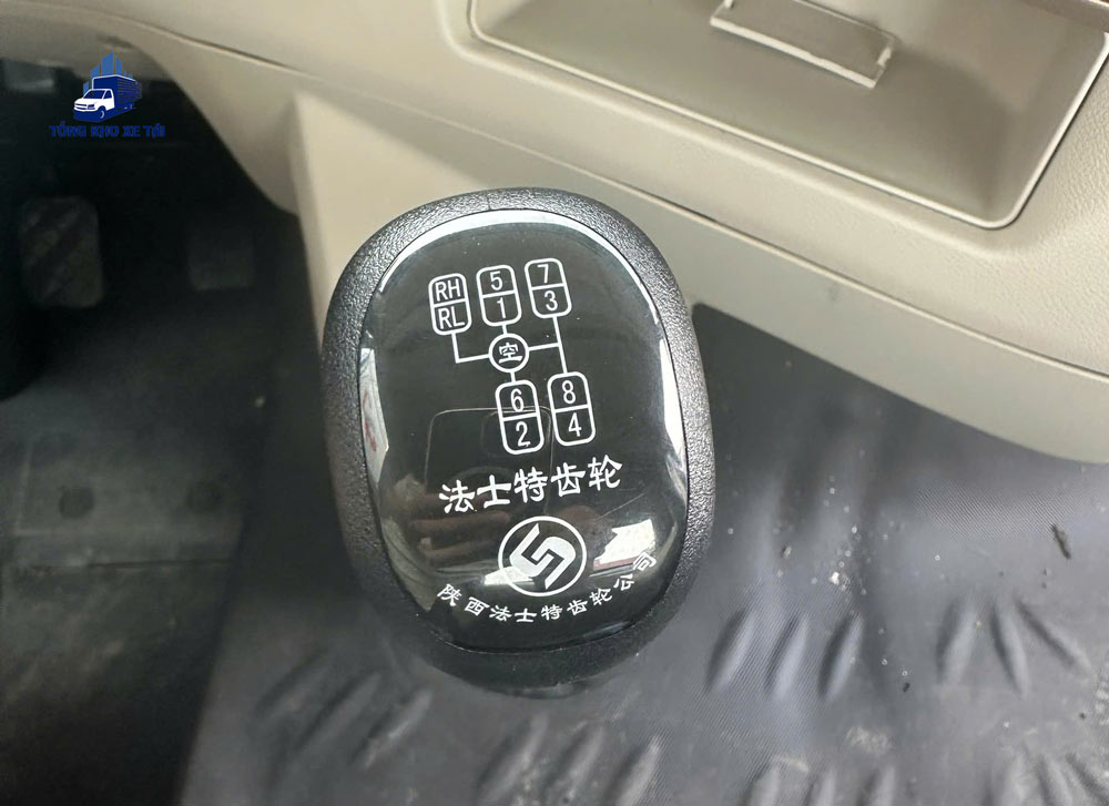 XE TẢI CHENGLONG 8 TẤN H5 240HP THÙNG 9M9